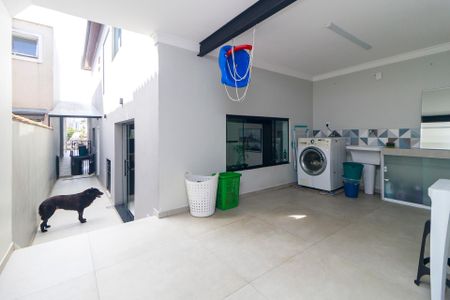 Casa à venda com 180m², 3 quartos e 1 vagaChurrasqueira - Área de Serviço