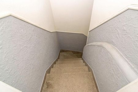 Apartamento à venda com 80m², 2 quartos e sem vagaEscada de acesso