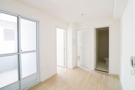 Sala / Cozinha de apartamento à venda com 2 quartos, 31m² em Vila Plana, São Paulo