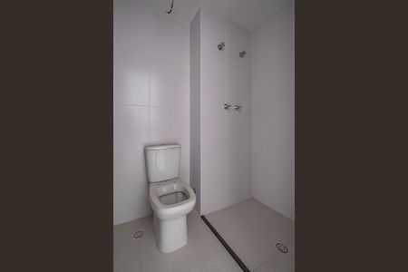 Banheiro de kitnet/studio à venda com 1 quarto, 30m² em Pinheiros, São Paulo