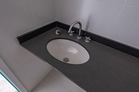 Banheiro de kitnet/studio à venda com 1 quarto, 30m² em Pinheiros, São Paulo