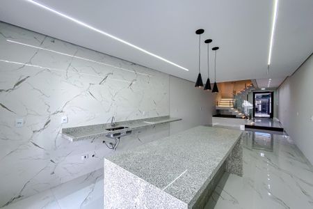 Casa à venda com 200m², 3 quartos e 3 vagas Casa à venda com 200m², 3 quartos e 3 vagasCozinha