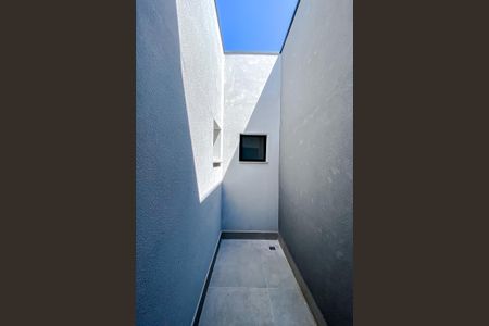 Casa à venda com 200m², 3 quartos e 3 vagas Casa à venda com 200m², 3 quartos e 3 vagasVaranda da Suíte 2