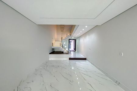 Casa à venda com 200m², 3 quartos e 3 vagas Casa à venda com 200m², 3 quartos e 3 vagasSala