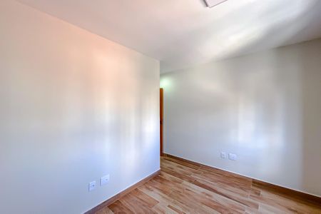 Casa à venda com 200m², 3 quartos e 3 vagas Casa à venda com 200m², 3 quartos e 3 vagasQuarto 3 - Suíte