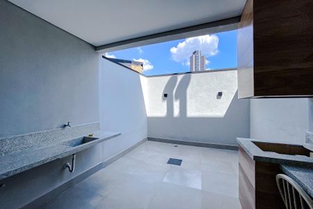 Casa à venda com 200m², 3 quartos e 3 vagas Casa à venda com 200m², 3 quartos e 3 vagasÁrea externa