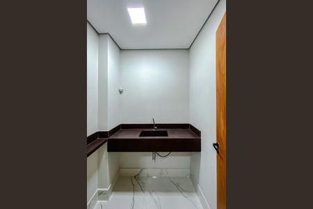 Casa à venda com 200m², 3 quartos e 3 vagas Casa à venda com 200m², 3 quartos e 3 vagasLavabo