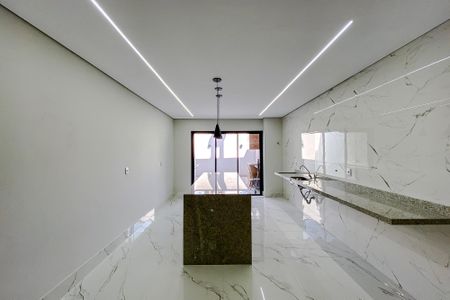 Casa à venda com 200m², 3 quartos e 3 vagas Casa à venda com 200m², 3 quartos e 3 vagasCozinha