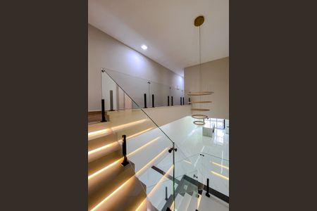 Casa à venda com 200m², 3 quartos e 3 vagas Casa à venda com 200m², 3 quartos e 3 vagasSala