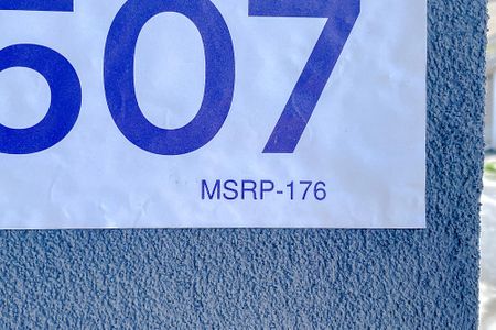 Casa à venda com 200m², 3 quartos e 3 vagas Casa à venda com 200m², 3 quartos e 3 vagasMSRP-176