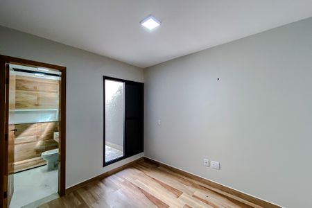 Casa à venda com 200m², 3 quartos e 3 vagas Casa à venda com 200m², 3 quartos e 3 vagasQuarto 2 - Suíte