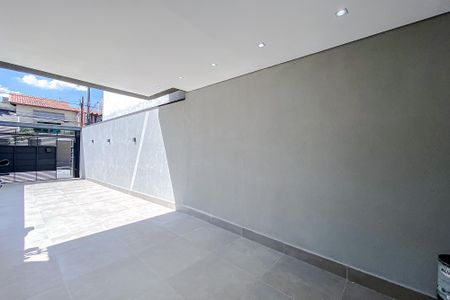 Casa à venda com 200m², 3 quartos e 3 vagas Casa à venda com 200m², 3 quartos e 3 vagasGaragem