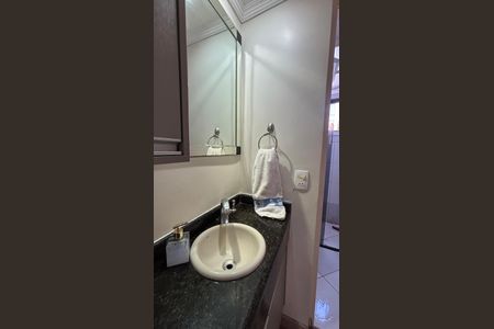 Apartamento à venda com 56m², 2 quartos e 1 vaga Apartamento à venda com 56m², 2 quartos e 1 vagaBanheiro