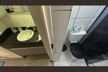 Apartamento à venda com 56m², 2 quartos e 1 vaga Apartamento à venda com 56m², 2 quartos e 1 vagaBanheiro