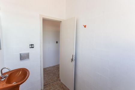 Casa para alugar com 120m², 3 quartos e 1 vaga Casa para alugar com 120m², 3 quartos e 1 vagaBanheiro Social