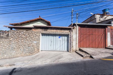 Fachada de casa para alugar com 3 quartos, 120m² em Pompéia, Belo Horizonte