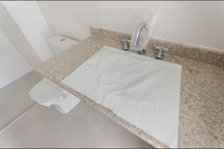 Apartamento à venda com 69m², 2 quartos e 1 vaga Apartamento à venda com 69m², 2 quartos e 1 vagaBanheiro