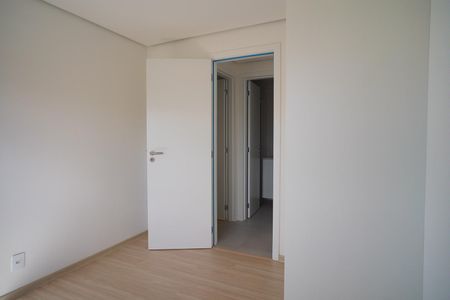 Quarto 1 de apartamento para alugar com 2 quartos, 64m² em Vila Ipiranga, Porto Alegre