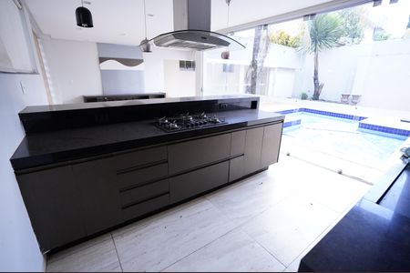 Casa de condomínio à venda com 470m², 3 quartos e 3 vagas