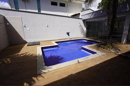 Casa de condomínio à venda com 470m², 3 quartos e 3 vagas