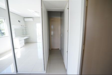 Casa de condomínio à venda com 470m², 3 quartos e 3 vagas