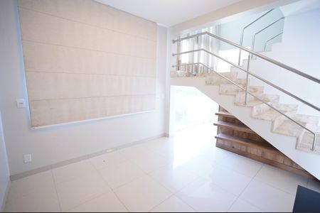 Casa de condomínio à venda com 470m², 3 quartos e 3 vagas