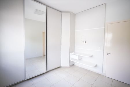Casa de condomínio à venda com 470m², 3 quartos e 3 vagas