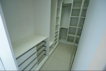 Casa de condomínio à venda com 470m², 3 quartos e 3 vagas