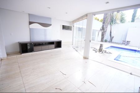 Casa de condomínio à venda com 470m², 3 quartos e 3 vagas
