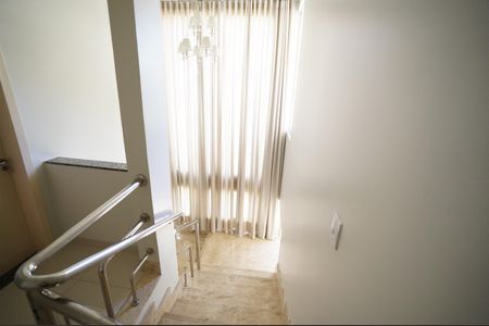 Casa de condomínio à venda com 470m², 3 quartos e 3 vagas