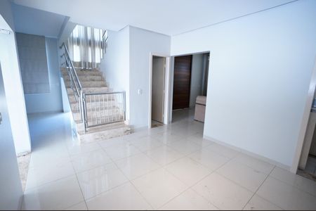 Casa de condomínio à venda com 470m², 3 quartos e 3 vagas