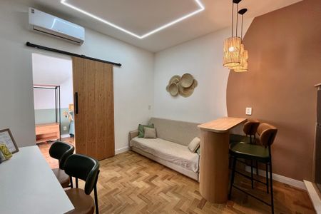 Sala  de apartamento à venda com 1 quarto, 32m² em Copacabana, Rio de Janeiro