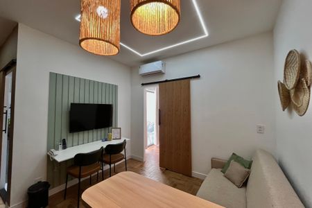 Sala  de apartamento à venda com 1 quarto, 32m² em Copacabana, Rio de Janeiro
