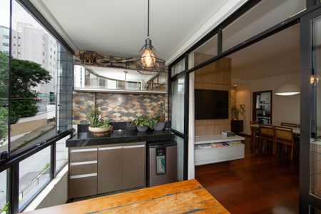 Apartamento à venda com 120m², 4 quartos e 2 vagasVARANDA