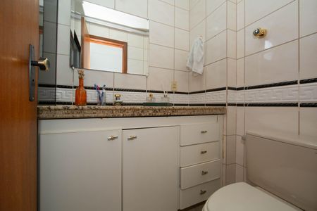 Apartamento à venda com 120m², 4 quartos e 2 vagasBANHEIRO1