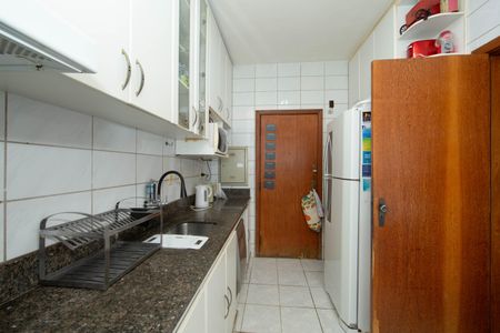 Apartamento à venda com 120m², 4 quartos e 2 vagasCOZINHA