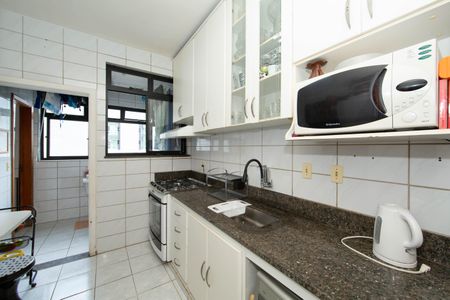 Apartamento à venda com 120m², 4 quartos e 2 vagasCOZINHA