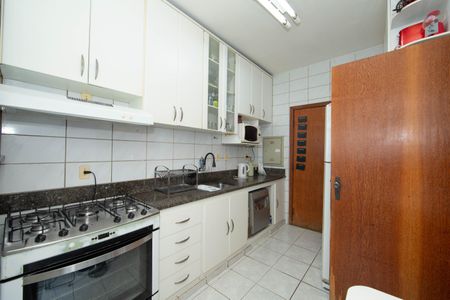 Apartamento à venda com 120m², 4 quartos e 2 vagasCOZINHA