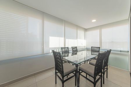 Apartamento para alugar com 36m², 1 quarto e 1 vaga Apartamento para alugar com 36m², 1 quarto e 1 vagaVaranda