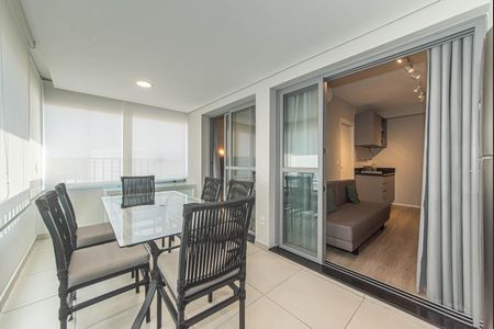 Apartamento para alugar com 36m², 1 quarto e 1 vaga Apartamento para alugar com 36m², 1 quarto e 1 vagaVaranda