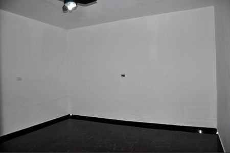 Casa para alugar com 80m², 1 quarto e sem vaga Casa para alugar com 80m², 1 quarto e sem vagaDetalhe - Quarto com Suíte