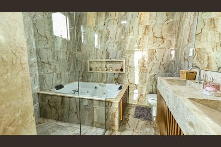 Casa à venda com 200m², 4 quartos e 2 vagasBanheiro da Suíte