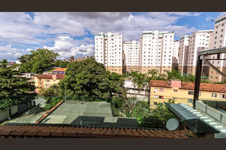 Vista da Suíte de casa à venda com 4 quartos, 200m² em Califórnia, Belo Horizonte