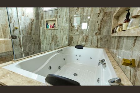 Casa à venda com 200m², 4 quartos e 2 vagasBanheiro da Suíte