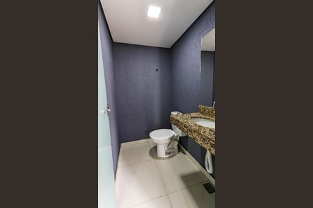 Casa à venda com 200m², 4 quartos e 2 vagasBanheiro 4