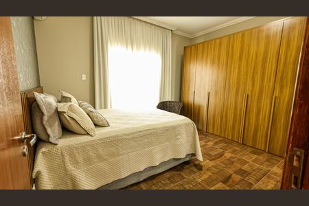 Casa à venda com 200m², 4 quartos e 2 vagasQuarto Suíte