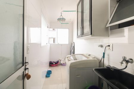 Apartamento à venda com 64m², 3 quartos e 1 vagaÁrea de Serviço 