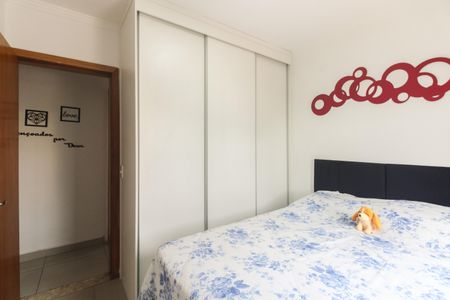 Apartamento à venda com 64m², 3 quartos e 1 vagaQuarto 2
