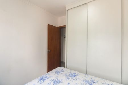 Apartamento à venda com 64m², 3 quartos e 1 vagaQuarto 2
