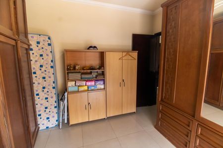 Casa para alugar com 250m², 3 quartos e 2 vagasQuarto 